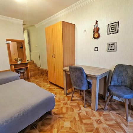Paata'S Guesthouse 博尔若米 外观 照片